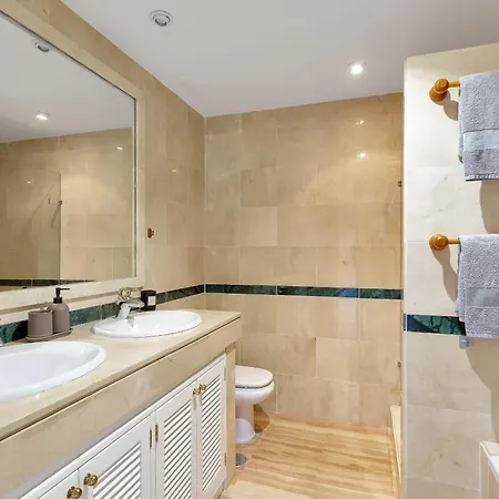 Апартаменти Amazing Sea Views Hacienda Elviria *