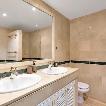 Апартаменти Amazing Sea Views Hacienda Elviria Марбелья