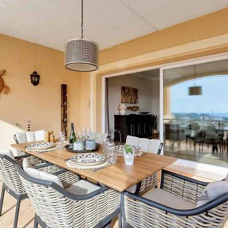 Апартаменти Amazing Sea Views Hacienda Elviria *